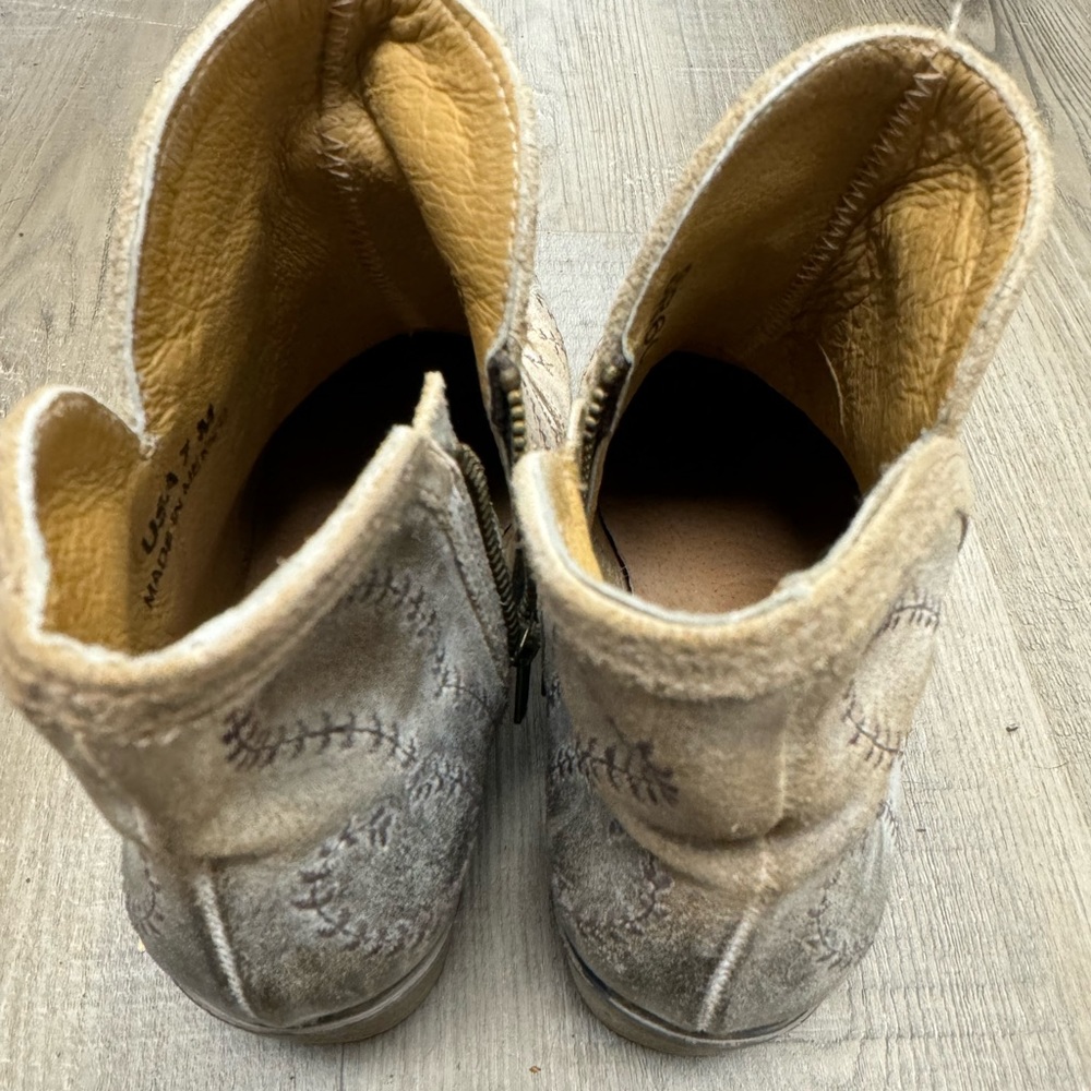 Sterling River Leather Ankle Booties - Picture 6 of 9